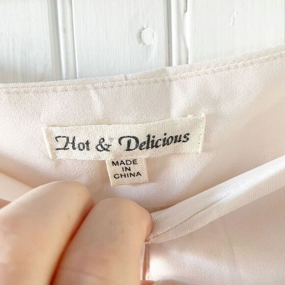 ❤️🔥5 for $25 Hot & Delicious Peach Cream Shorts buttons small - Picture 5 of 7